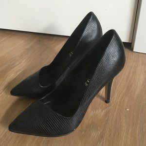 LAST CHANCE! Black Aldo Heels